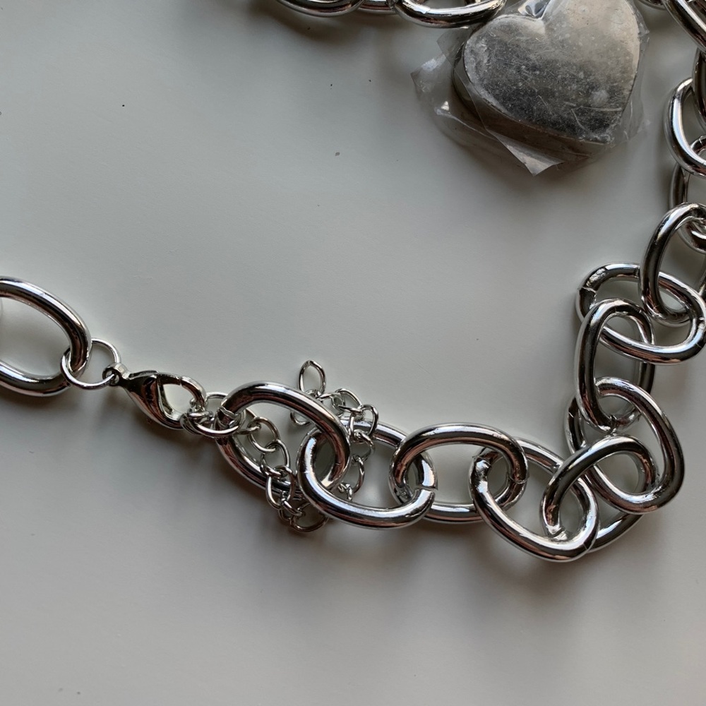 Locker Heart Chunky Chain Necklace - Picture 5 of 6